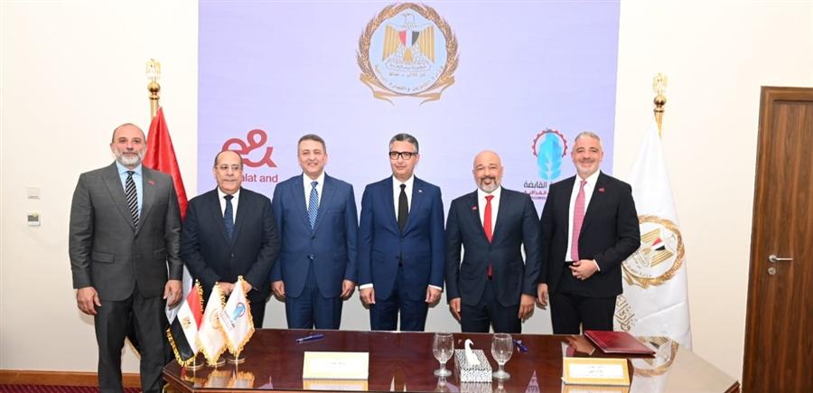 State-owned HCFI, e& Egypt sign protocol to digitize Carry On outlets